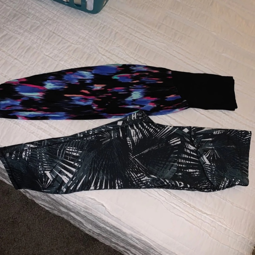 2 pairs of maternity workout capris